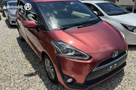 Pink 2016 Toyota Sienta Wagon (Hybrid) G