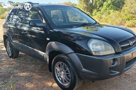 Black 2005 Hyundai Tucson Wagon