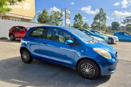 Blue 2008 Toyota Yaris Hatchback Yr