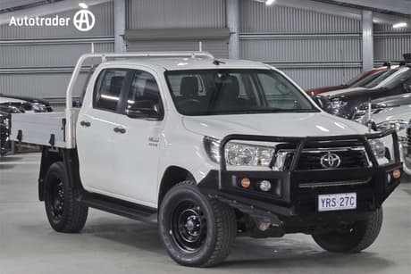 White 2019 Toyota Hilux Double Cab Chassis Sr (4X4)