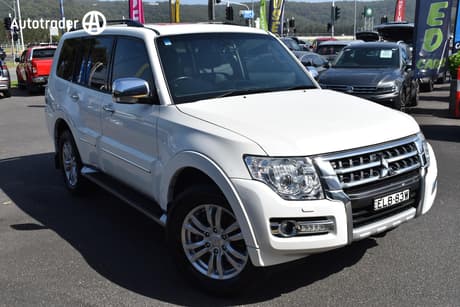 White 2020 Mitsubishi Pajero Wagon Exceeed (4X4) 7 Seat