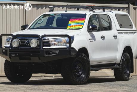 White 2017 Toyota Hilux Dual Cab Utility Sr (4X4)