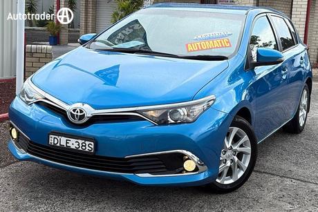 Blue 2016 Toyota Corolla Hatchback Ascent Sport