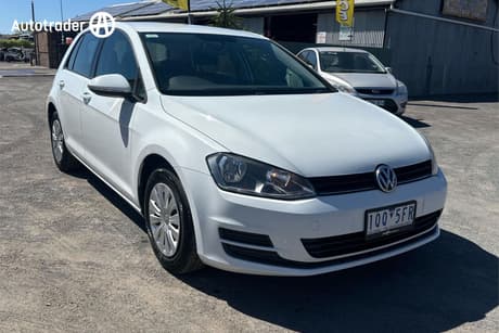 White 2015 Volkswagen Golf Hatchback 90 Tsi