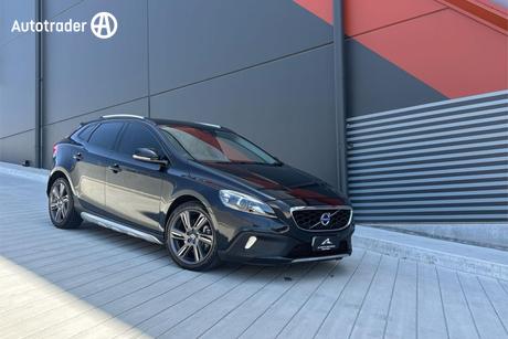 Black 2015 Volvo V40 Hatchback T5 Cross Country