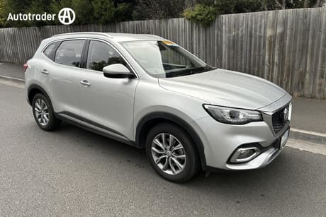 Silver 2023 MG HS Wagon Core