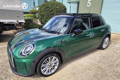 Green 2021 Mini Cooper Hatchback Classic Plus 5D Hatch