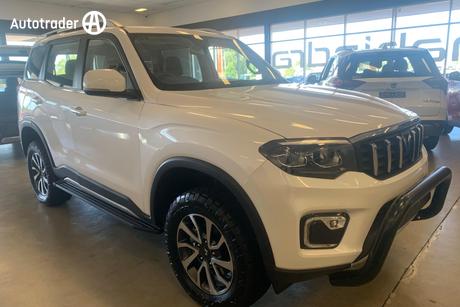 White 2023 Mahindra Scorpio-N Wagon Z8