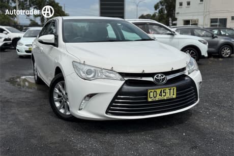 White 2017 Toyota Camry Sedan Altise