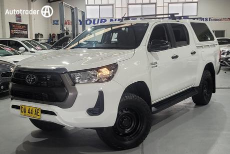 White 2021 Toyota Hilux Double Cab Pick Up Sr (4X4)