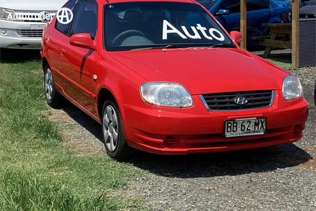 Red 2005 Hyundai Accent Hatchback 1.6
