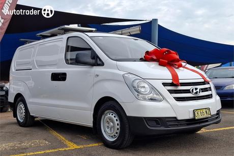 White 2016 Hyundai Iload Van 3S Twin Swing