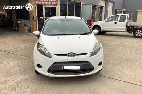 White 2011 Ford Fiesta Hatchback Lx