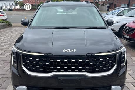 Grey 2024 Kia Carnival Wagon S