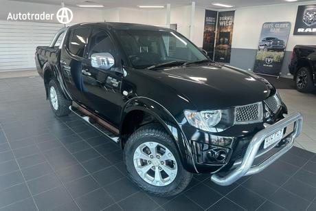 Black 2010 Mitsubishi Triton Double Cab Utility Glx-R (4X4)