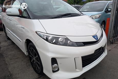 White 2014 Toyota Estima Wagon