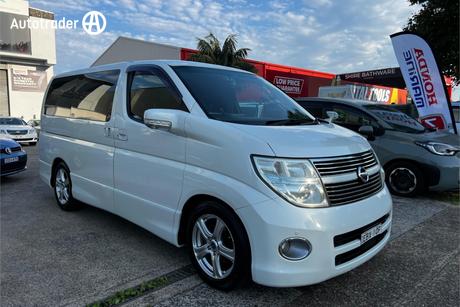White 2009 Nissan Elgrand SUV HIGHWAYSTAR