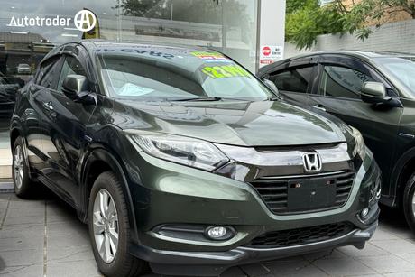 Green 2016 Honda Vezel SUV
