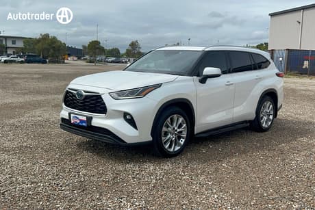 White 2022 Toyota Kluger Wagon Grande Hybrid Awd