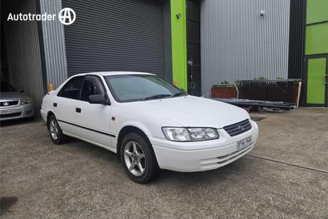 White 1997 Toyota Camry Sedan Csi