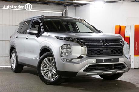 Silver 2023 Mitsubishi Outlander Wagon Ls 7 Seat (2Wd)