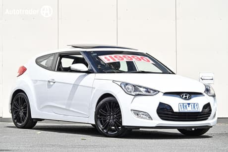 White 2017 Hyundai Veloster Coupe