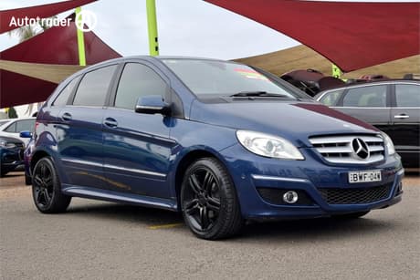 Blue 2011 Mercedes-Benz B180 Hatchback