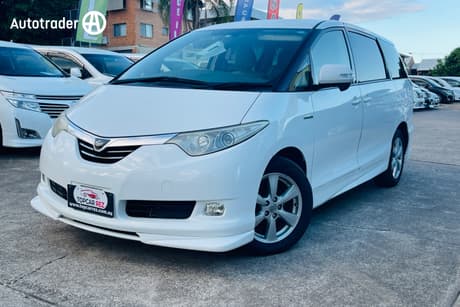 White 2006 Toyota Estima Commercial