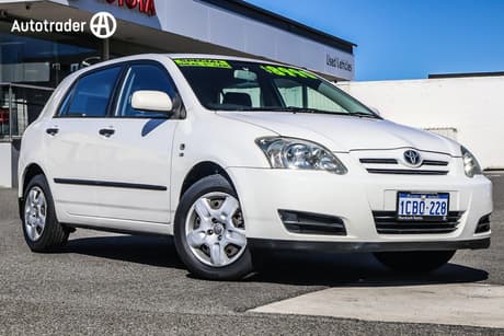 White 2005 Toyota Corolla Hatchback Ascent Seca
