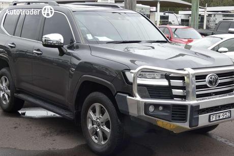 Grey 2023 Toyota Landcruiser Wagon Lc300 Sahara (4X4)