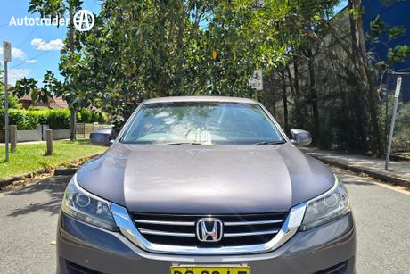 Grey 2013 Honda Accord Sedan Vti