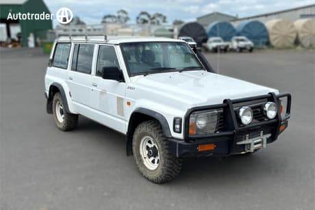 White 1995 Nissan Patrol Wagon Rx (4X4)