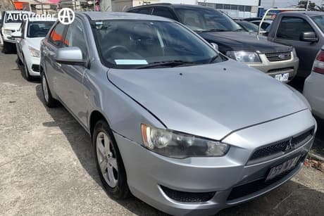 Silver 2009 Mitsubishi Lancer Hatchback Es Sportback