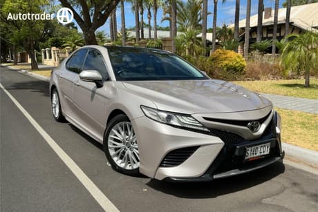 Silver 2017 Toyota Camry Sedan Sl