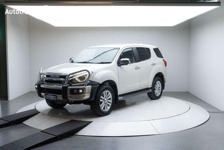 White 2017 Isuzu MU-X Wagon Ls-U (4X4)