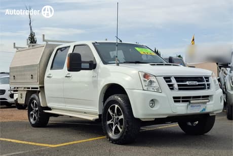 White 2010 Isuzu D-MAX Crew Cab Chassis Sx (4X4)