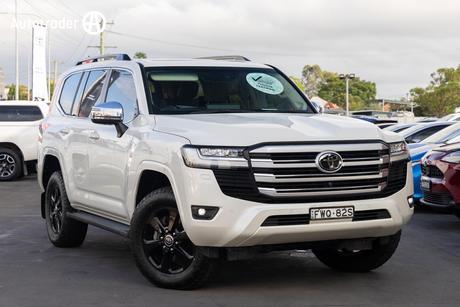 White 2021 Toyota Landcruiser Wagon Lc300 Sahara (4X4)