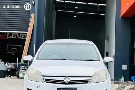 White 2008 Holden Astra Hatchback Cd