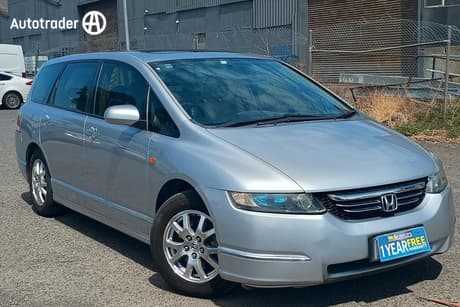 Silver 2005 Honda Odyssey Wagon Luxury