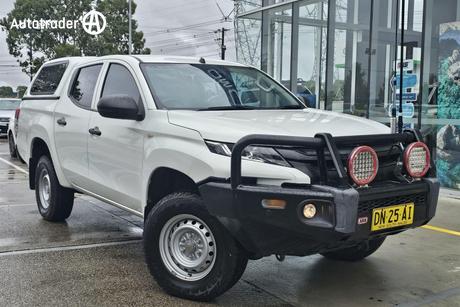 White 2021 Mitsubishi Triton Double Cab Pick Up Glx (4X4)
