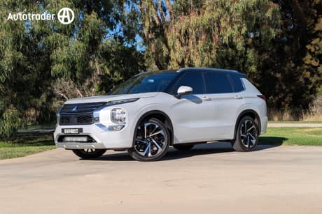 White 2022 Mitsubishi Outlander Wagon Exceed Tourer 7 Seat (Awd)