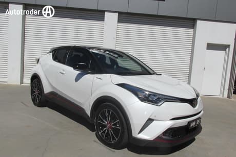 White 2017 Toyota C-HR Wagon Koba (Awd)