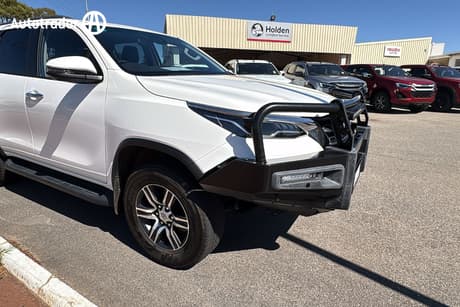 White 2025 Toyota Fortuner Wagon Gxl