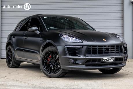 Grey 2018 Porsche Macan Wagon