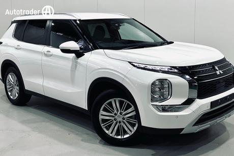 White 2024 Mitsubishi Outlander Wagon Ls 7 Seat (2Wd)