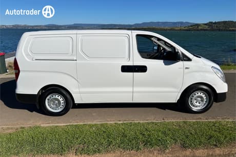 White 2017 Hyundai Iload Van 3S Liftback