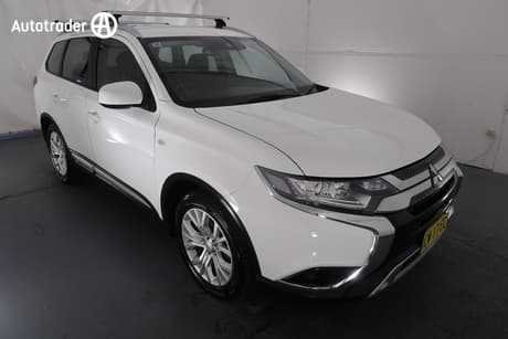 White 2019 Mitsubishi Outlander Wagon Es 7 Seat (2Wd)
