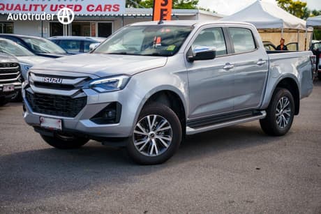 Silver 2025 Isuzu D-MAX Crew Cab Chassis Ls-M (4X4)