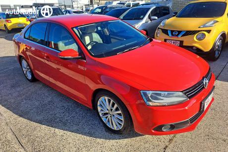 Red 2013 Volkswagen Jetta Sedan 147 Tsi Highline