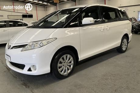 White 2016 Toyota Tarago Wagon Gli